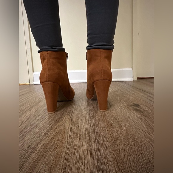 NEW In Box Ankle Booties - Picture 7 of 8